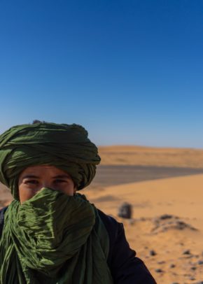 Retrato de un nomada en el desierto